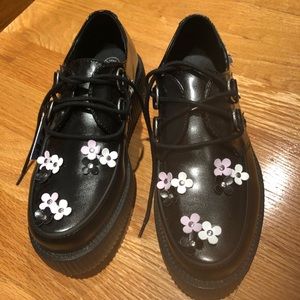 Flower Cluster Creeper; Brand new with Tags